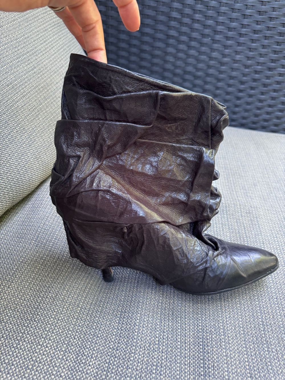 Margiela Black Ruched Leather Pointed-Toe Women's Ankle Boots. - Picture 3 of 5